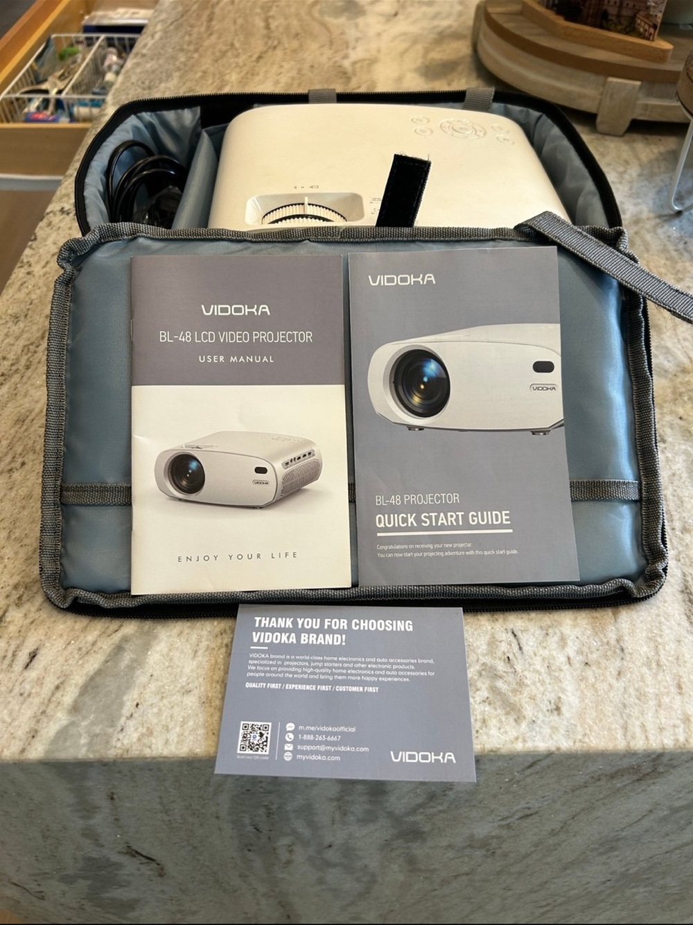 ProjectorVidoka BL-48 White LCD Video Projector - Portable Home Theater with bag